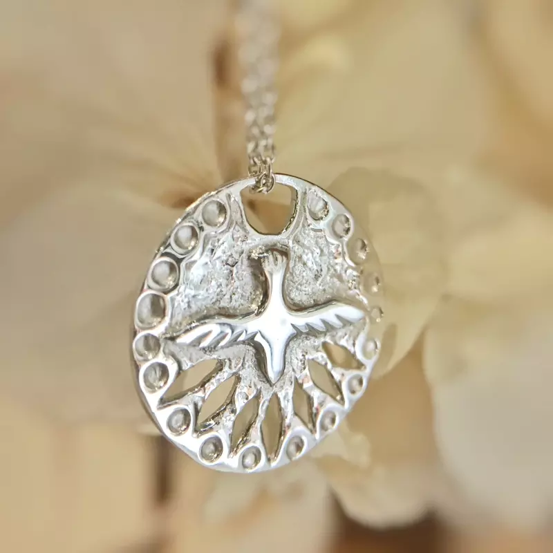 Médaille d'atelier Saint Esprit en or blanc Médaille de baptême