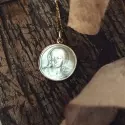 Médaille Virgo Amabilis nacre