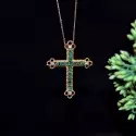 Collection Les Antiques - Pendentif croix émeraudes et diamants Olympe - 0