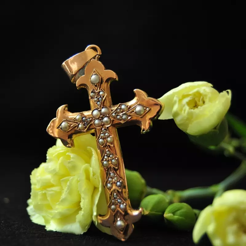 Collection Les Antiques - Pendentif croix or et perles Bérénice