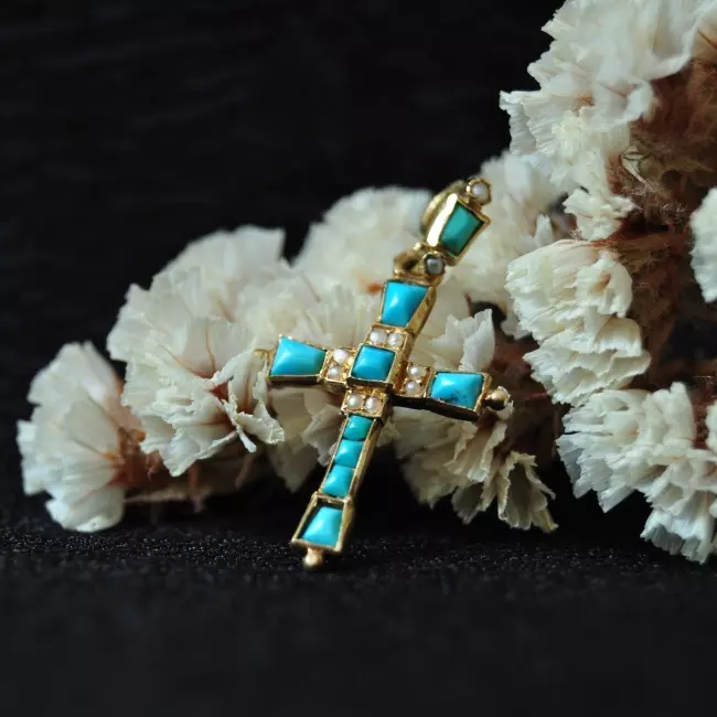 Pendentif croix turquoises Anyse