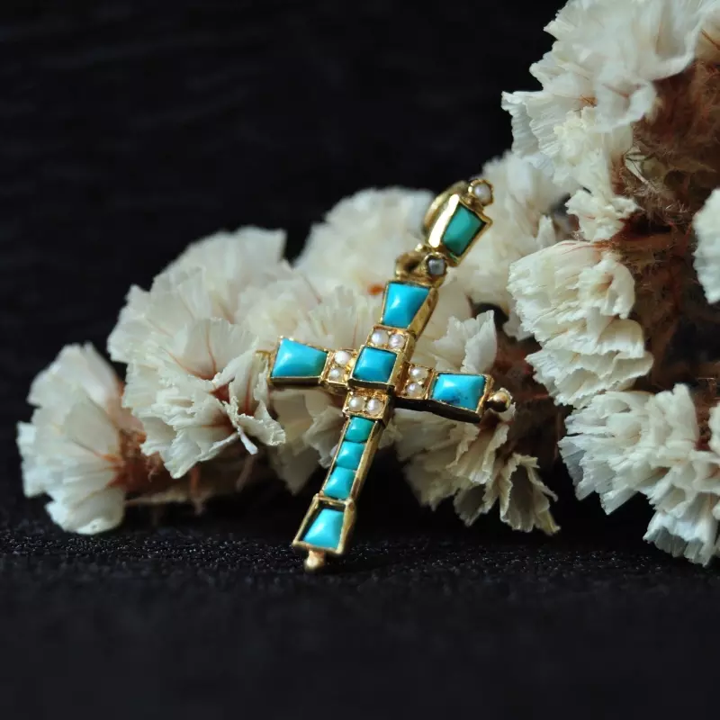 Collection Les Antiques - Pendentif croix turquoises Elise