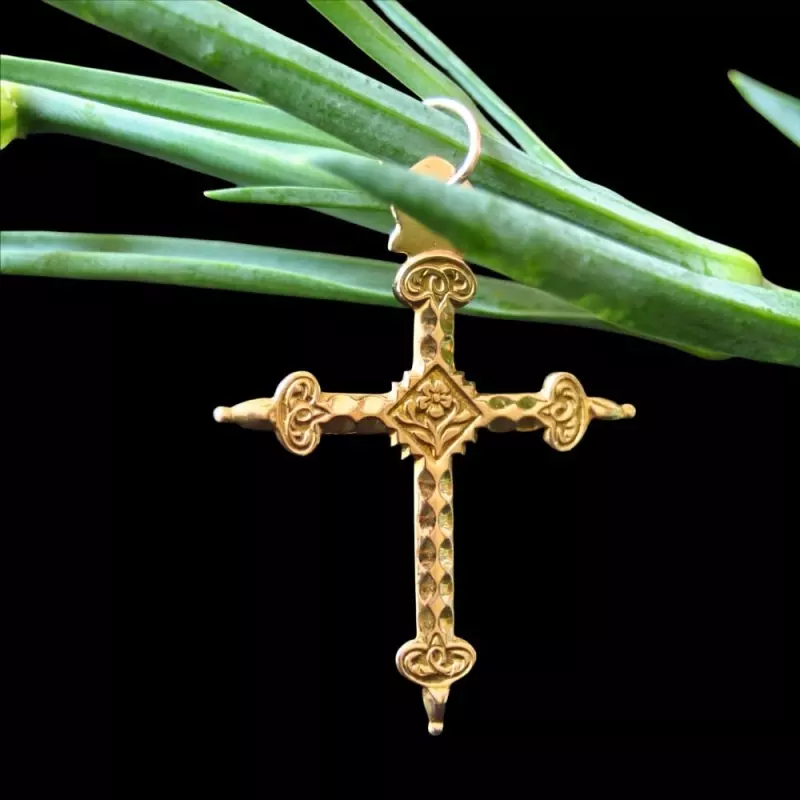 Pendentif croix ancienne Justine