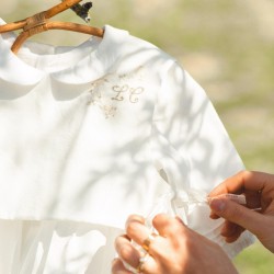 Robe de baptême & plastron colombe brodé main