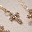 Croix Rose perles et diamant