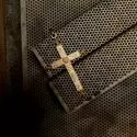 Pendentif croix classique - Pendentif croix fleurie • Or 9 carats - 1