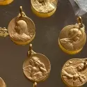 Médaille Vierge - Médaille Vierge au Lys en or jaune 18 carats - 1