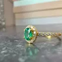 Bague - Bague Juliette • entourage émeraude et diamants, or jaune 18 carats - 1