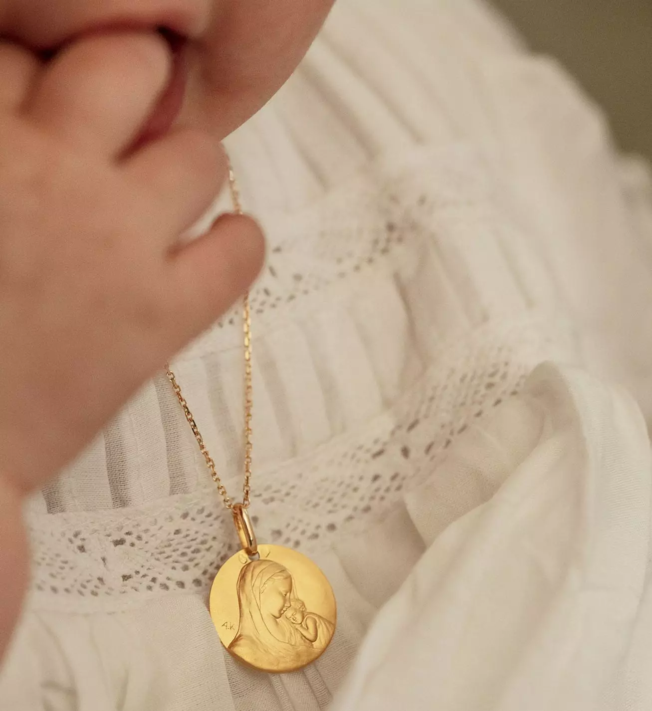 Du Son Materialisme Ravage Collier De Bapteme Garcon Violer Sante Mentale Communiste